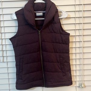 Columbia vest- plum color, great condition